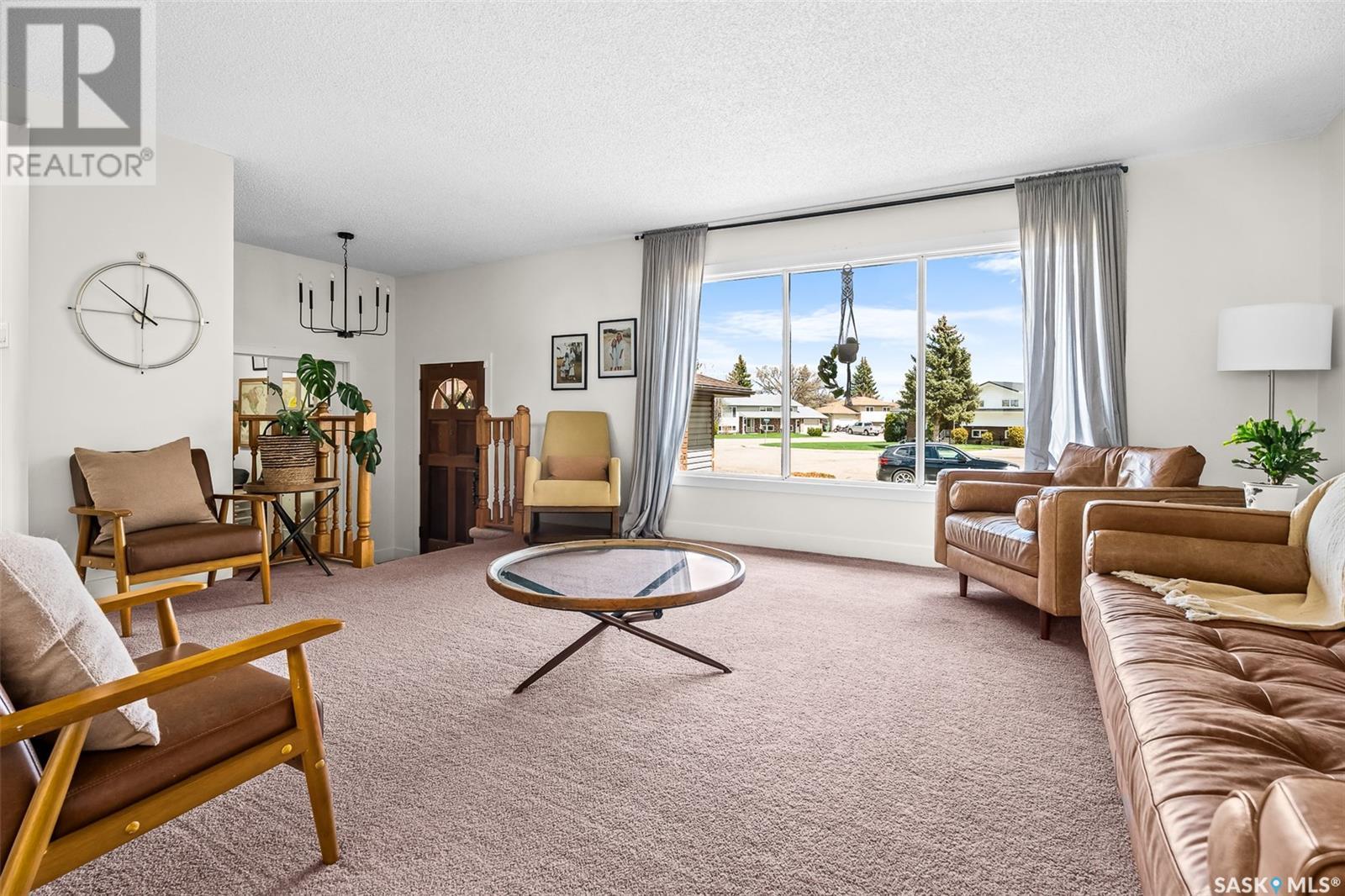 Property at 1615 Botting BAY image 5