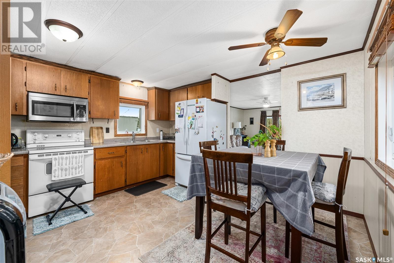 121 Larch Street, Caronport, Saskatchewan  S0H 0S0 - Photo 6 - SK012025