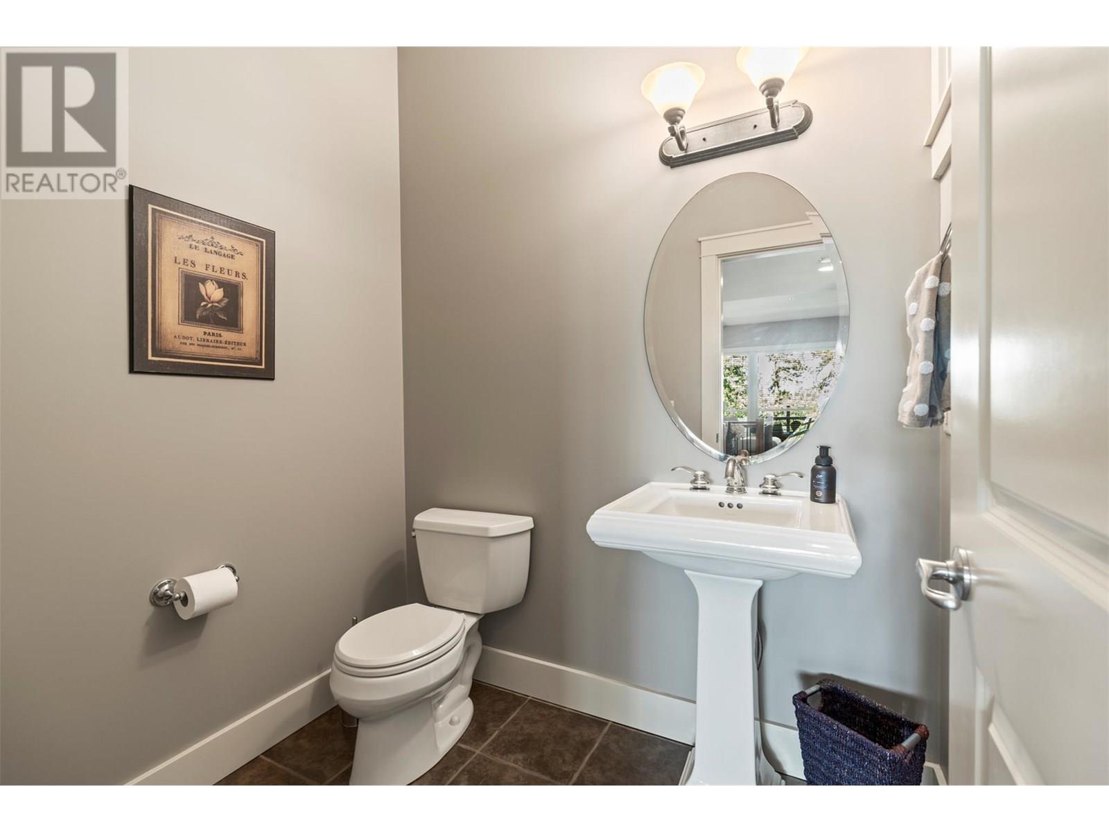 Property at 140 Mashie Crescent image 4