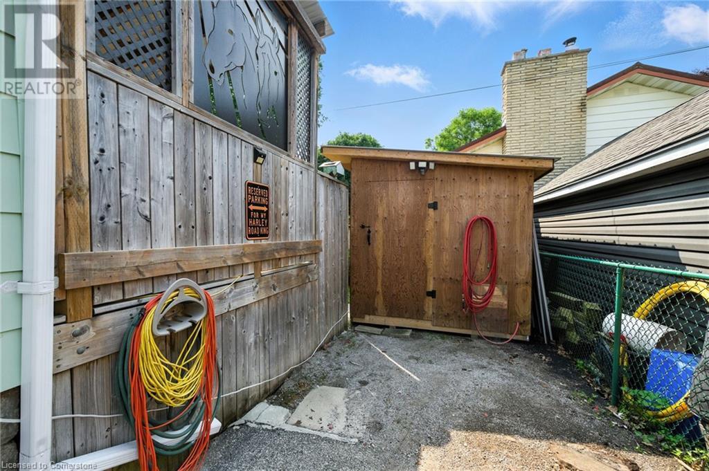 Property at 15 WOLF Street image 5