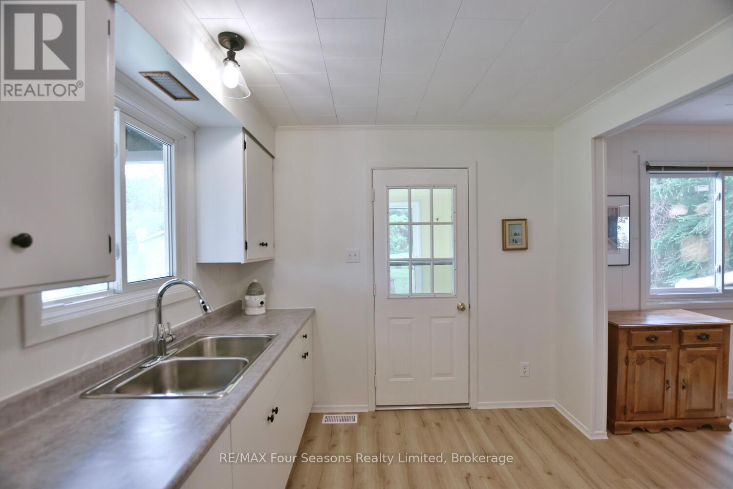 209540 Highway 26 W, Blue Mountains, Ontario  L9Y 0T1 - Photo 12 - X12276414