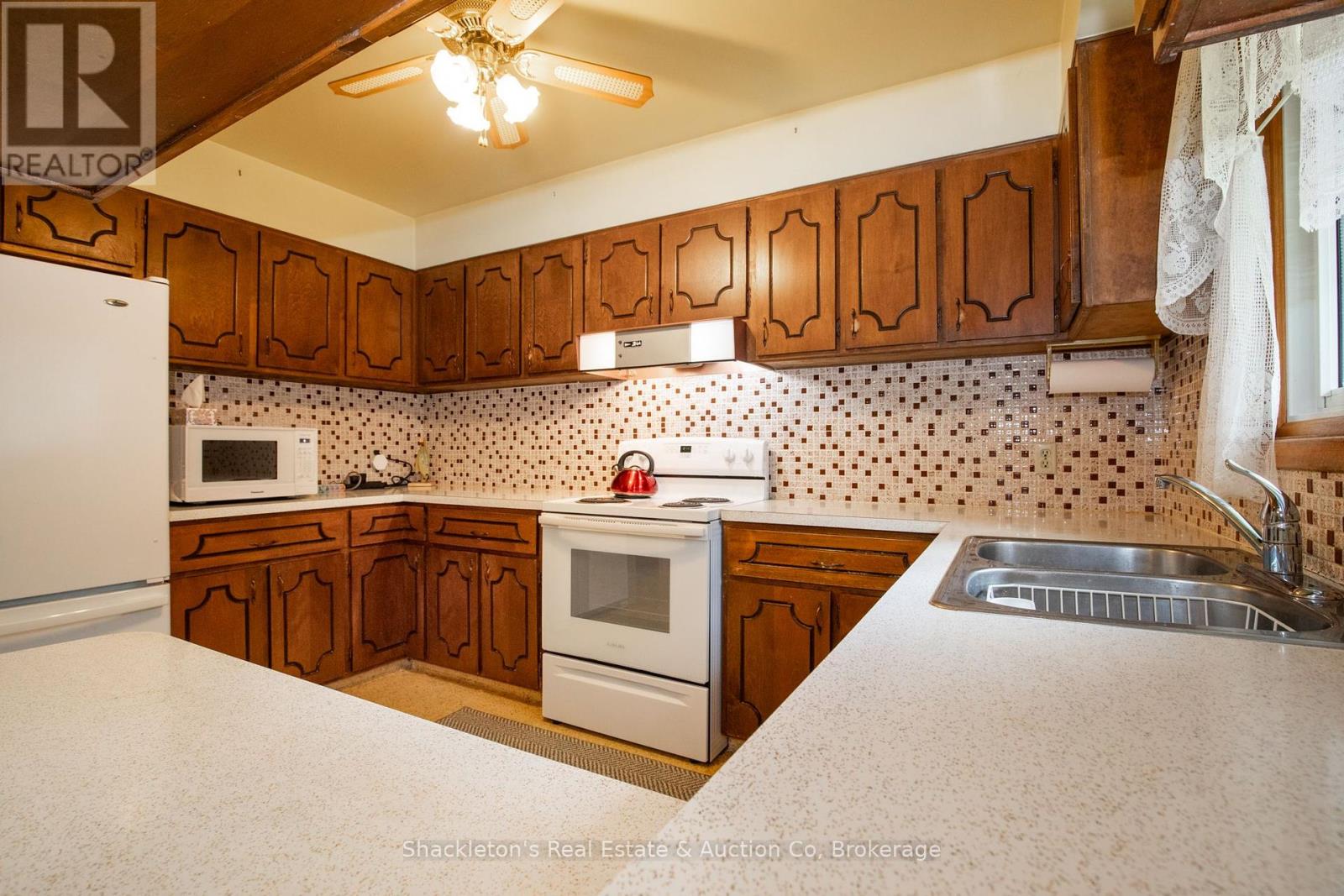 99 Ingersoll Street, St. Marys, Ontario  N4X 1B7 - Photo 4 - X12276437