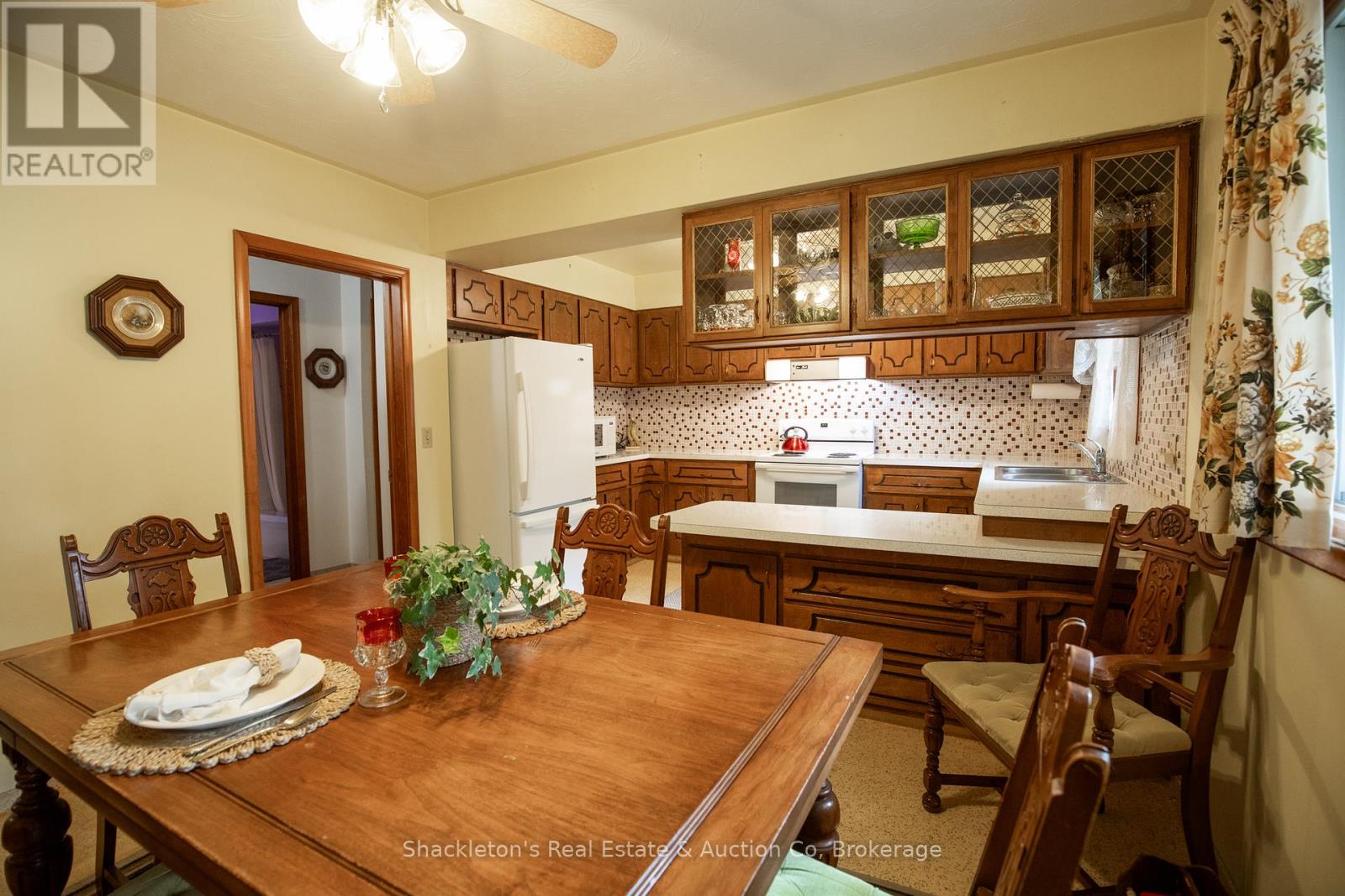 99 Ingersoll Street, St. Marys, Ontario  N4X 1B7 - Photo 5 - X12276437