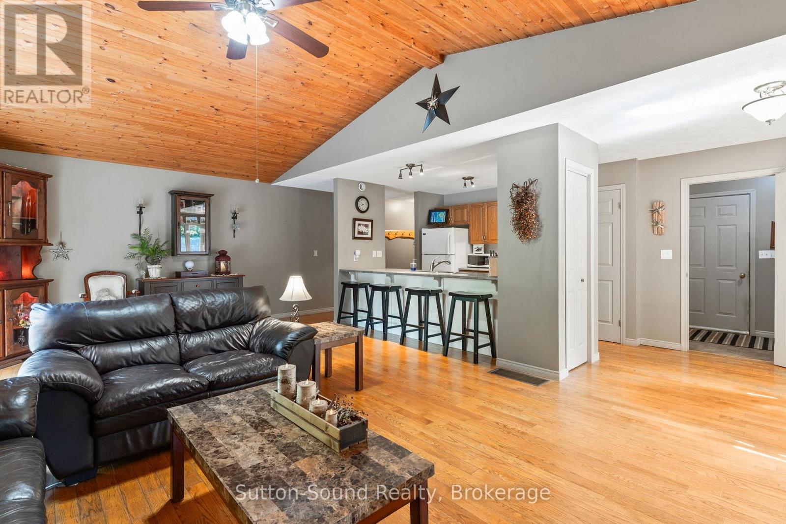 275 Centre Diagonal Road, South Bruce Peninsula, Ontario  N0H 2T0 - Photo 18 - X12276478