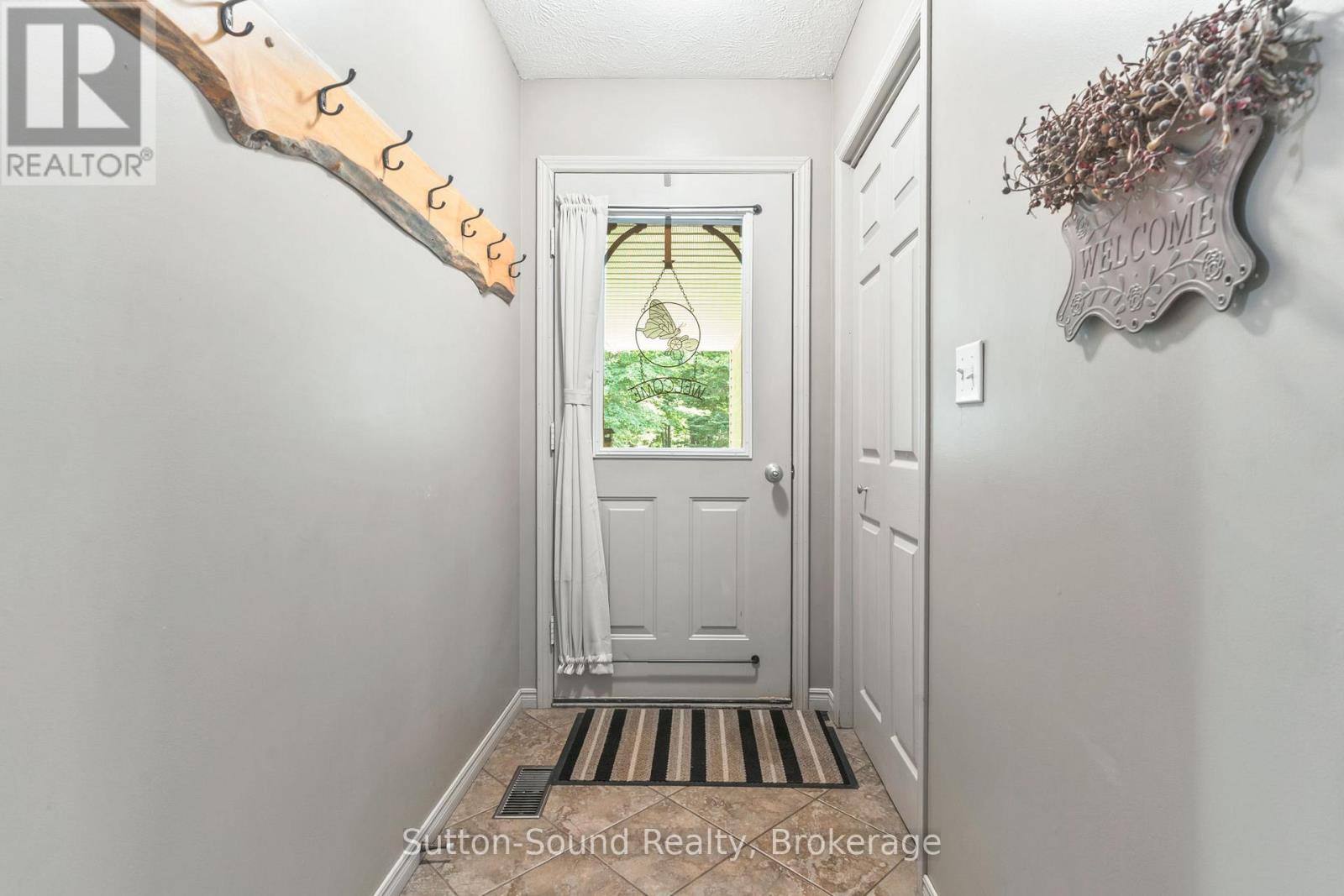 275 Centre Diagonal Road, South Bruce Peninsula, Ontario  N0H 2T0 - Photo 6 - X12276478