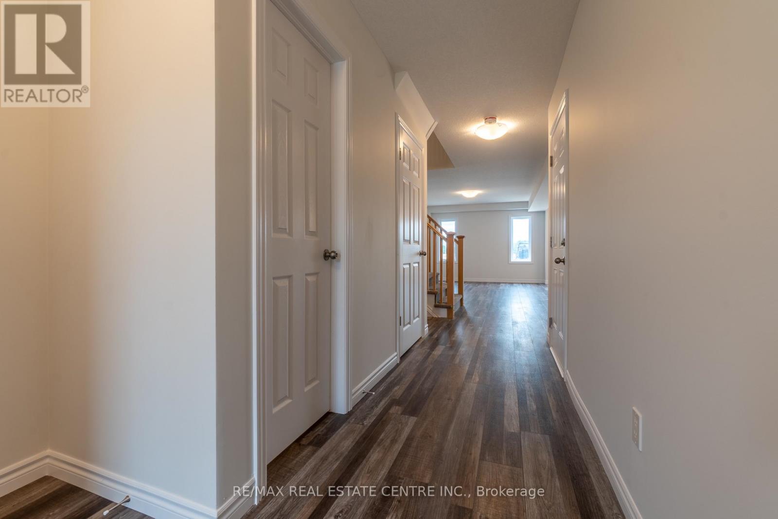 Property at 2974 TURNER CRESCENT image 2