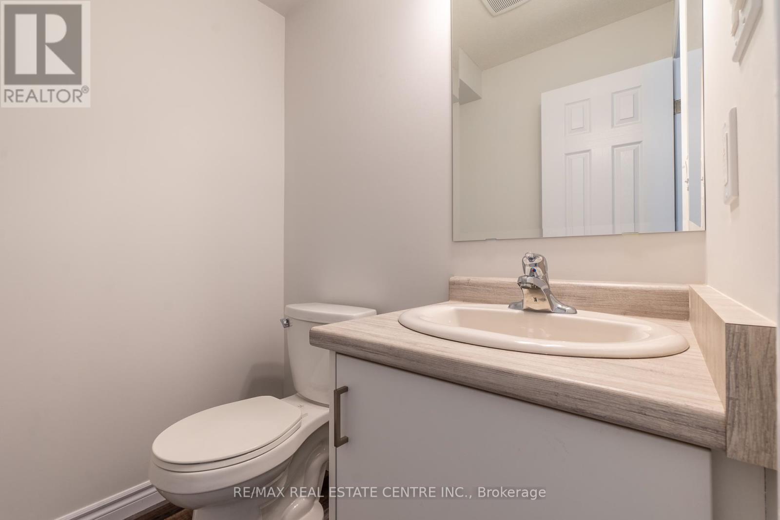 Property at 2974 TURNER CRESCENT image 3
