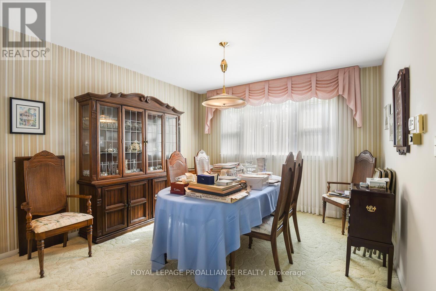 2 Woodlawn Place, Brockville, Ontario  K6V 2Z2 - Photo 11 - X12276456