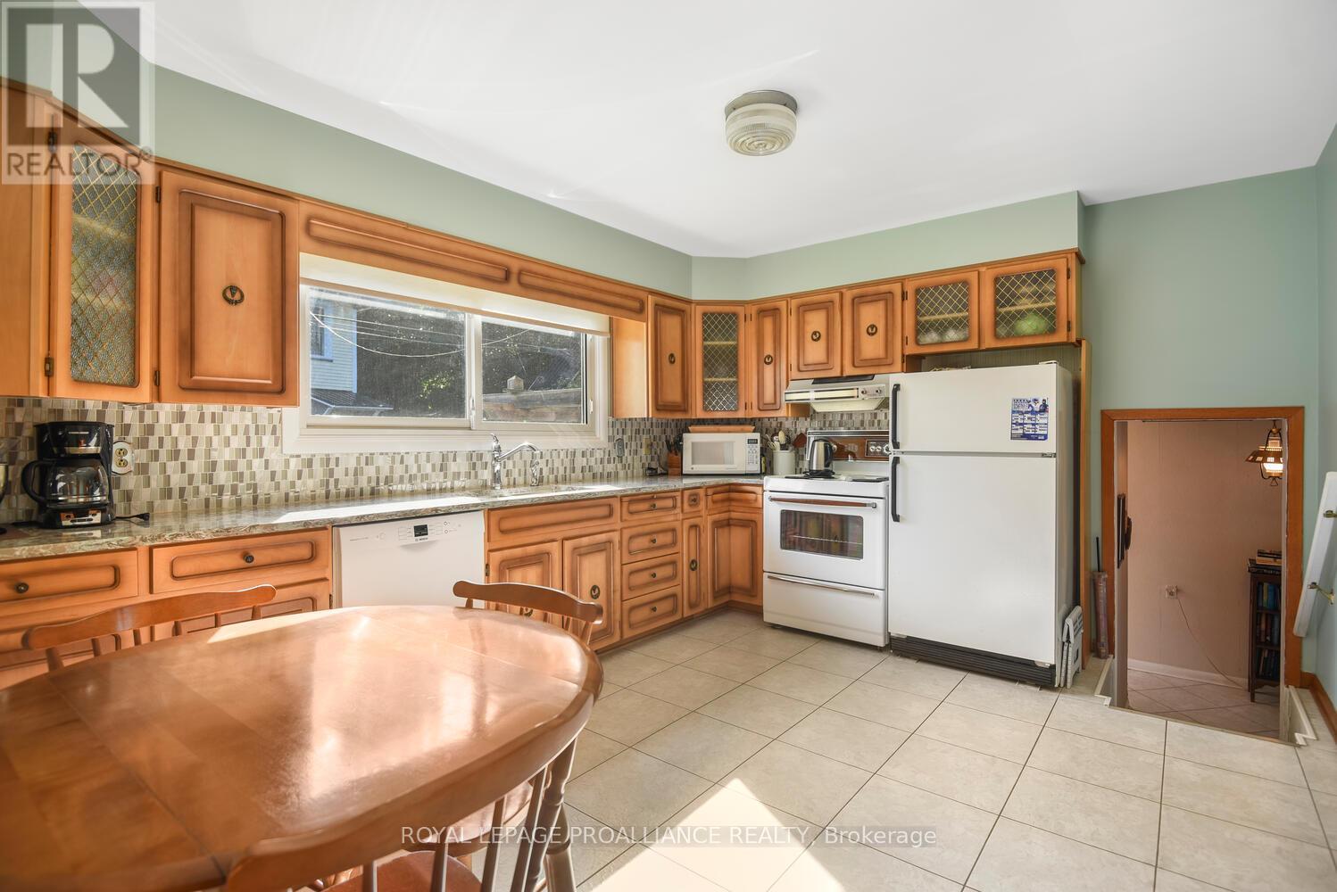 2 Woodlawn Place, Brockville, Ontario  K6V 2Z2 - Photo 13 - X12276456