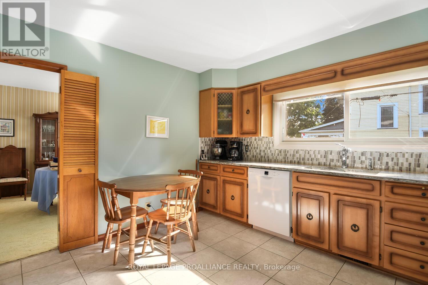 2 Woodlawn Place, Brockville, Ontario  K6V 2Z2 - Photo 14 - X12276456