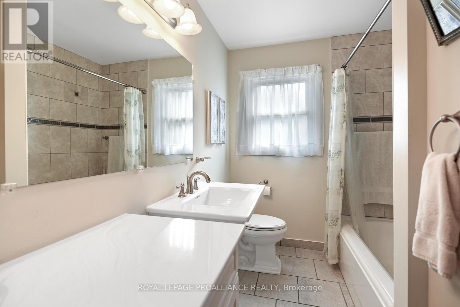 2 Woodlawn Place, Brockville, Ontario  K6V 2Z2 - Photo 19 - X12276456