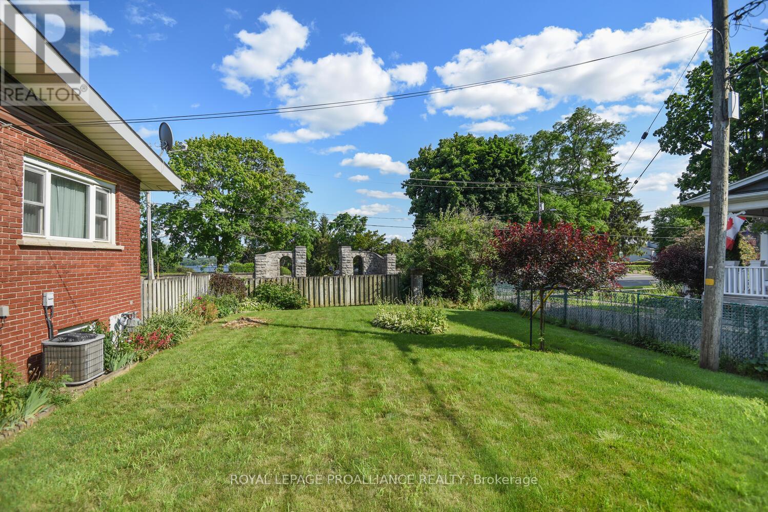 2 Woodlawn Place, Brockville, Ontario  K6V 2Z2 - Photo 28 - X12276456