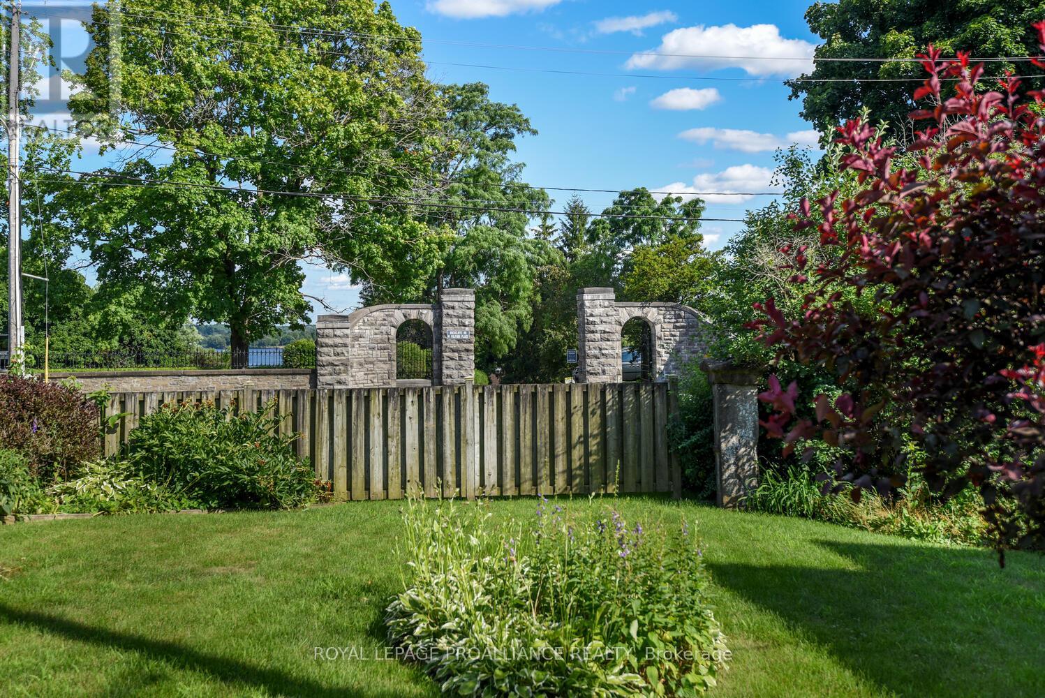 2 Woodlawn Place, Brockville, Ontario  K6V 2Z2 - Photo 29 - X12276456