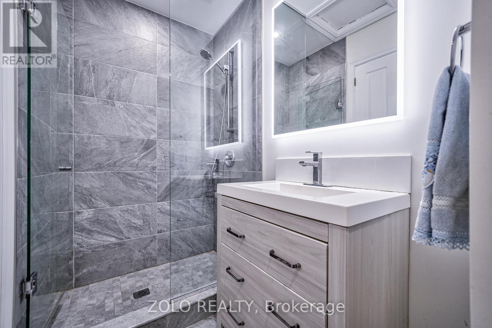 148 Newton Drive, Toronto (Newtonbrook East), Ontario  M2M 2N3 - Photo 9 - C12276326