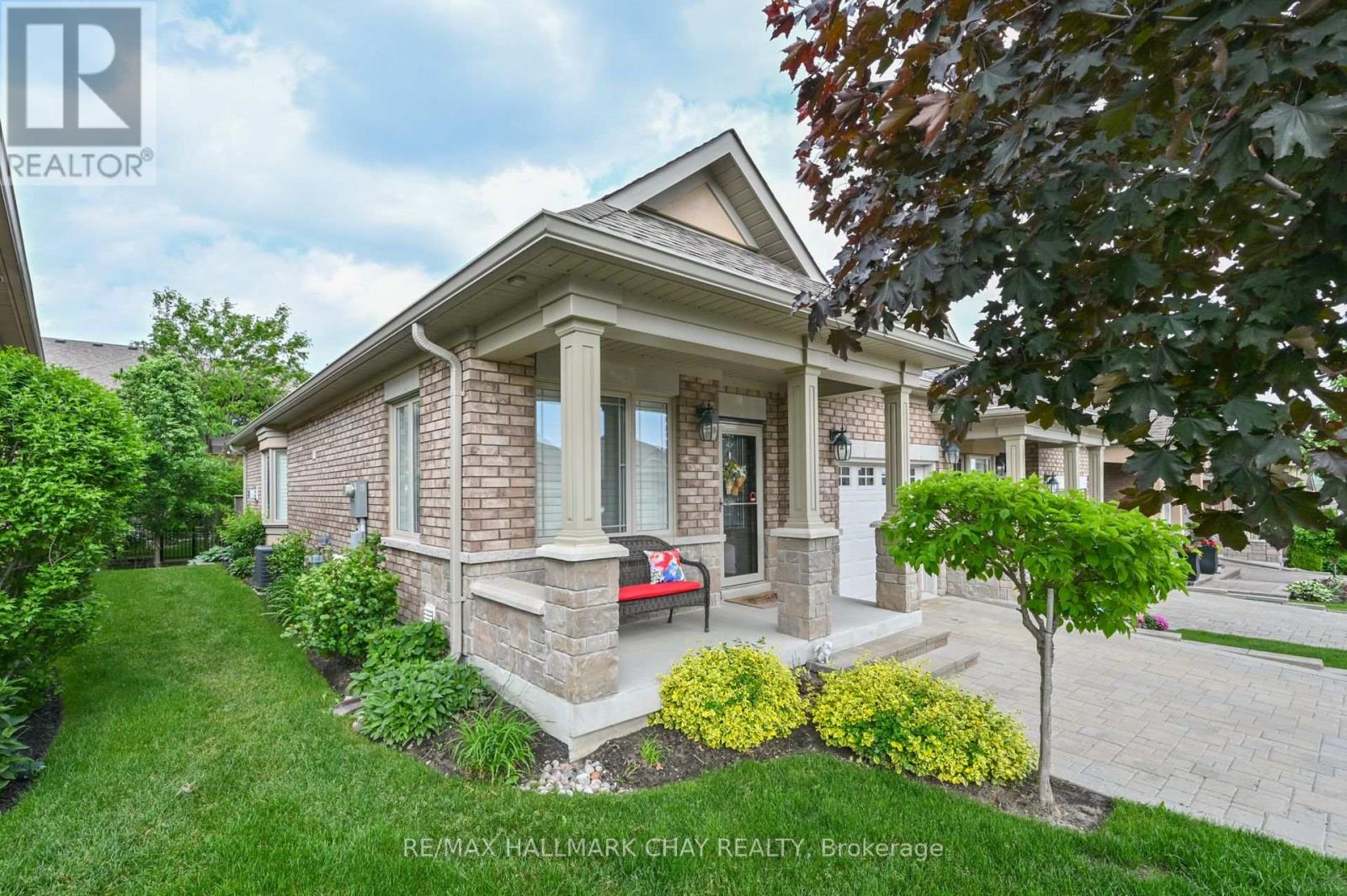 39 Westmount Drive, New Tecumseth, Ontario  L9R 0P5 - Photo 2 - N12276266