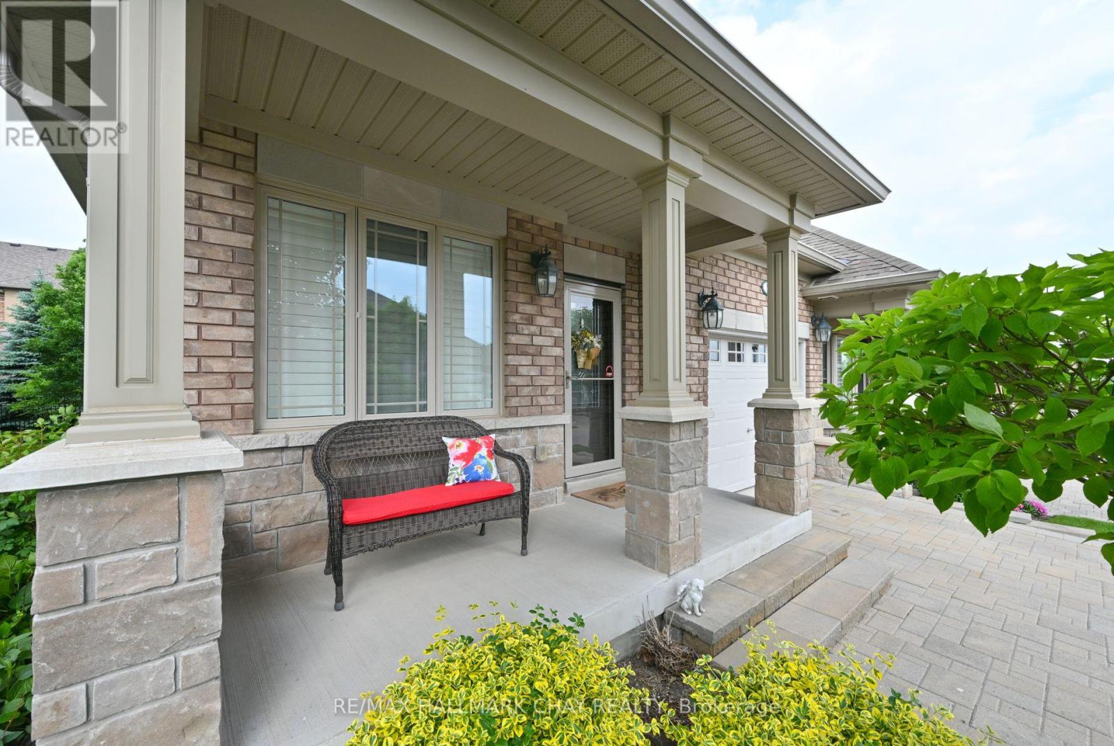 39 Westmount Drive, New Tecumseth, Ontario  L9R 0P5 - Photo 3 - N12276266