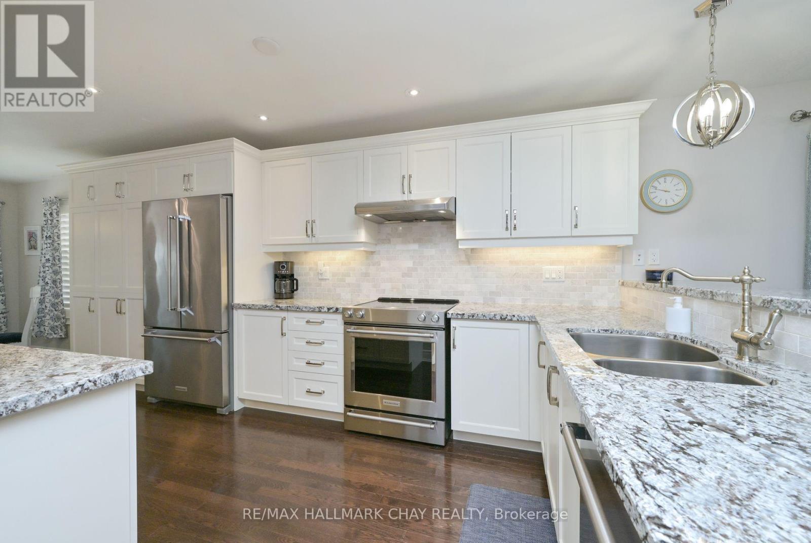 39 Westmount Drive, New Tecumseth, Ontario  L9R 0P5 - Photo 8 - N12276266