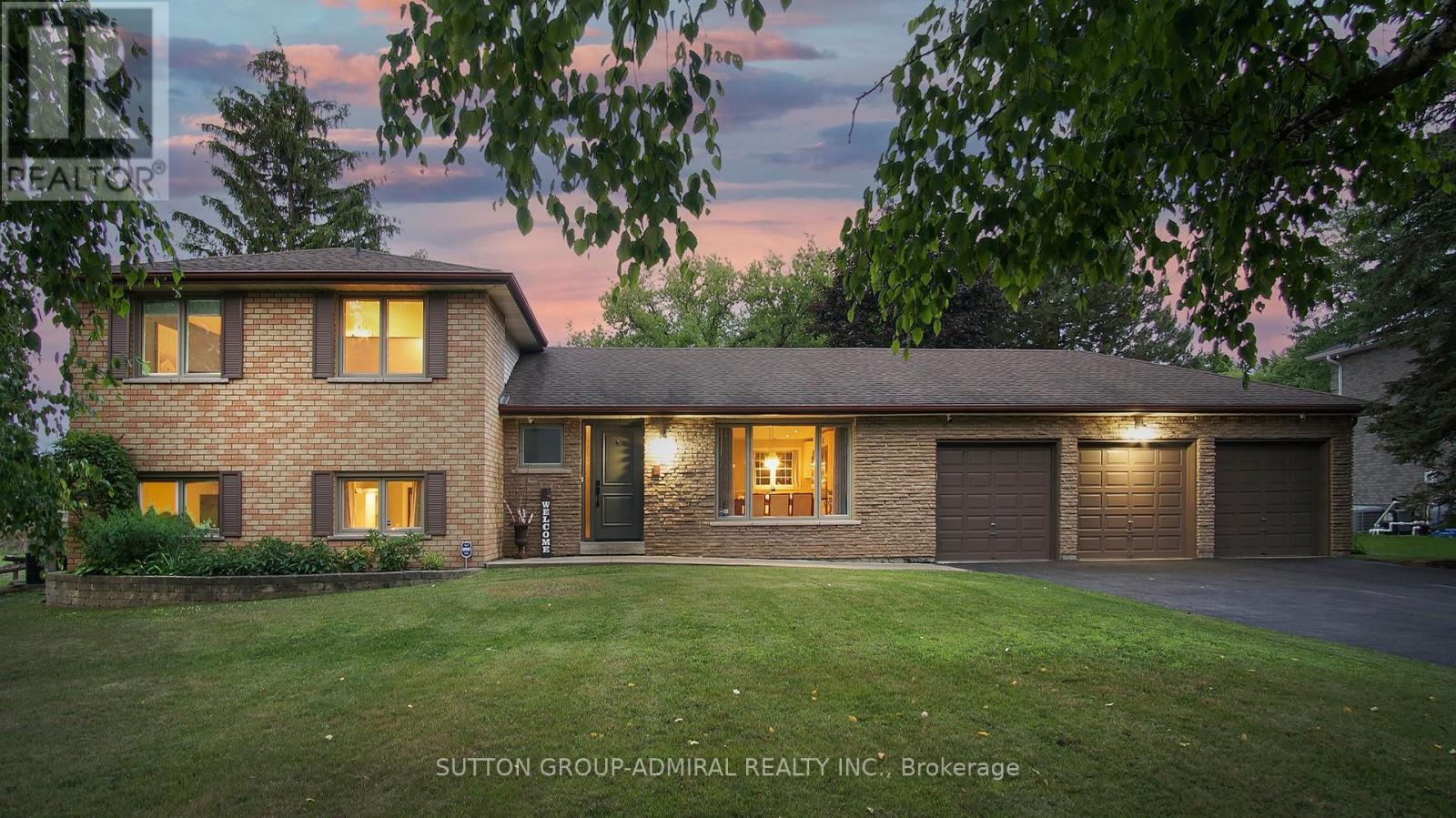 Property at 8 BALMORAL HEIGHTS image 1
