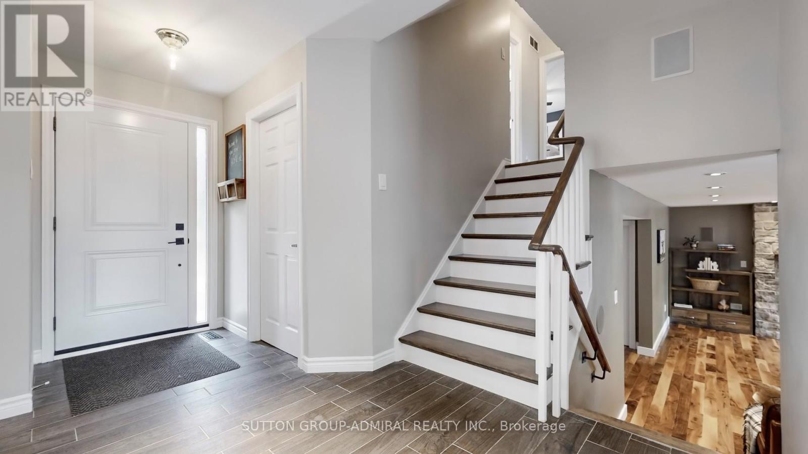 Property at 8 BALMORAL HEIGHTS image 2
