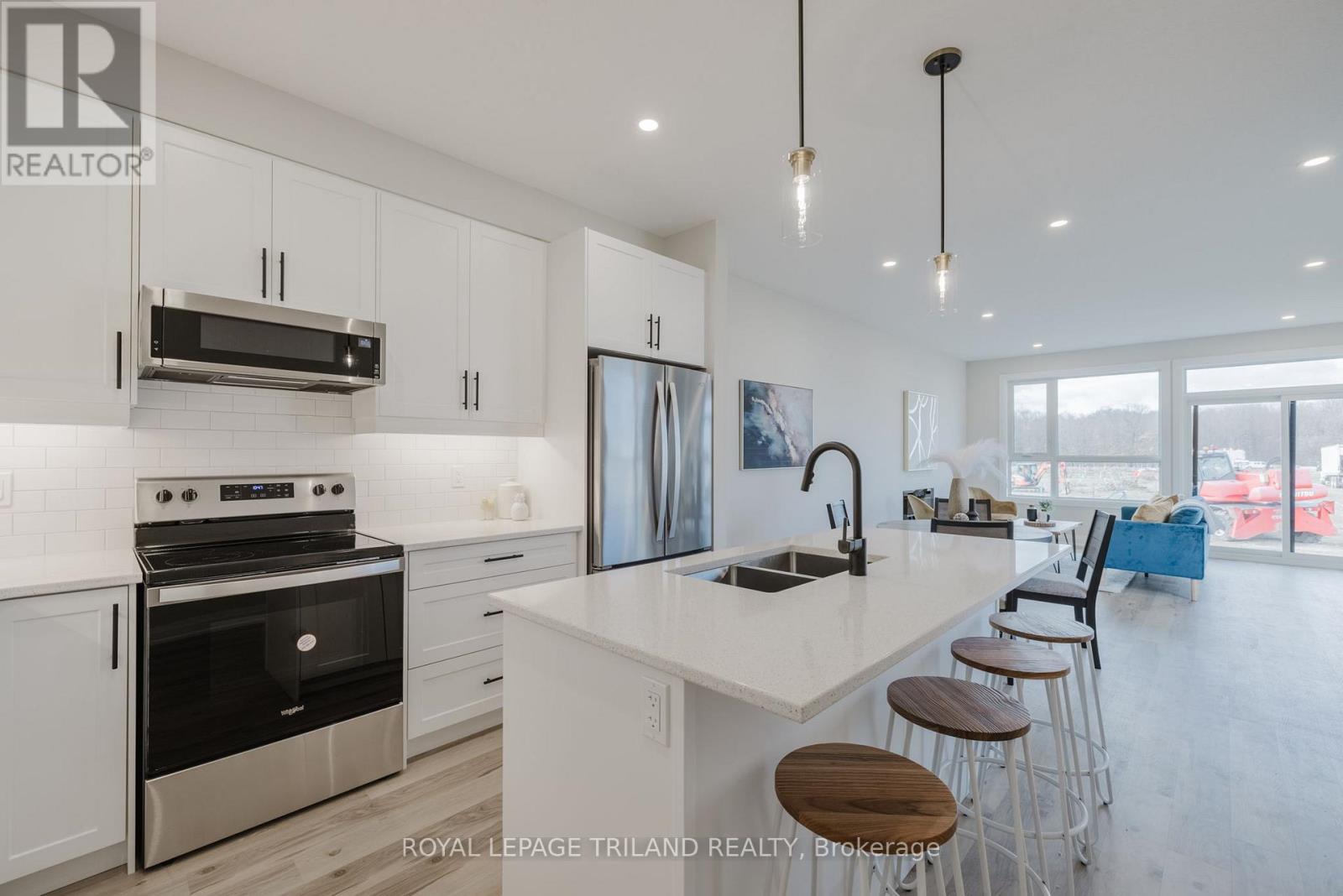 1867 Dalmagarry Road, London North, Ontario  N6G 0A6 - Photo 7 - X12249531