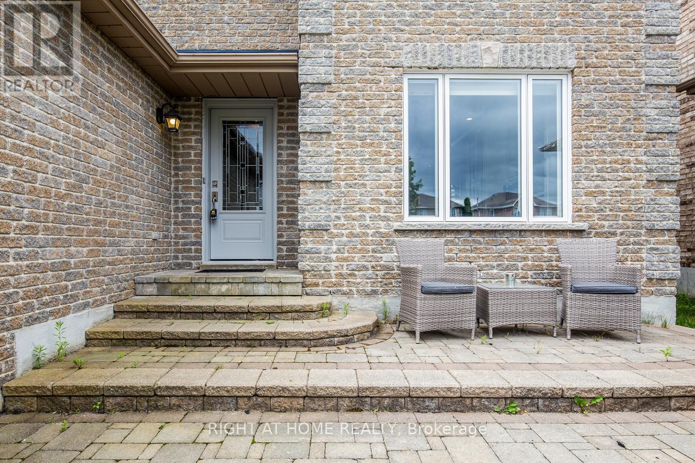 Property at 34 LANG DRIVE image 2