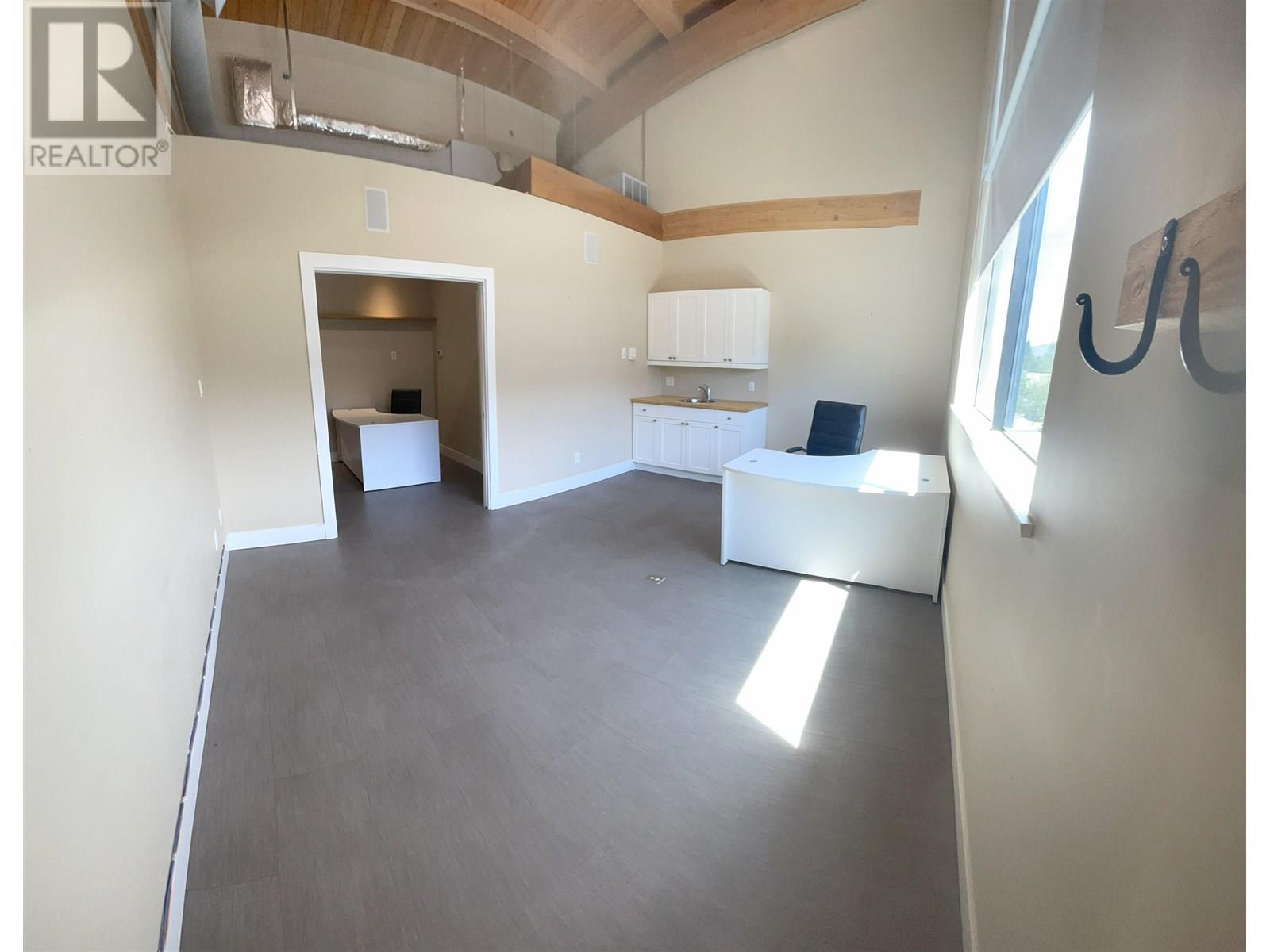 201 1001 Gibsons Way, Gibsons, British Columbia  V0N 1V8 - Photo 4 - C8070667