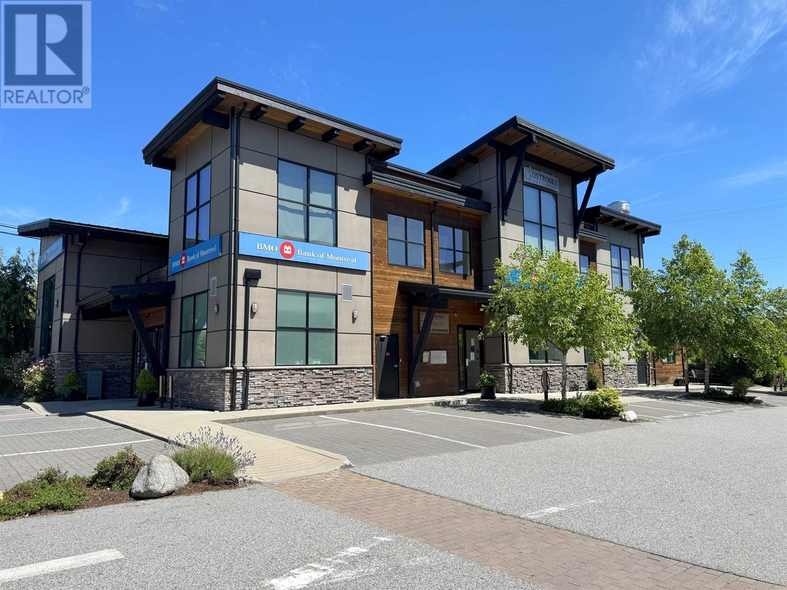 201 1001 GIBSONS WAY, Gibsons, British Columbia