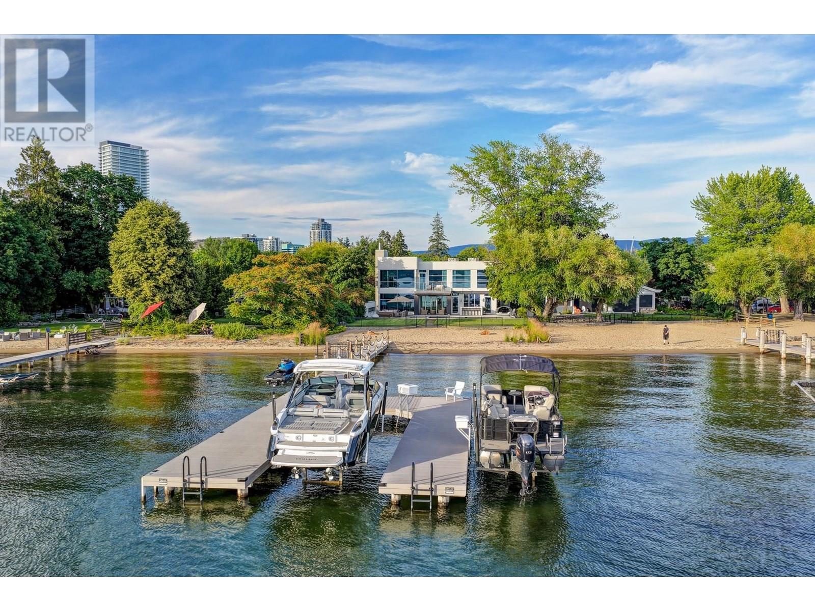 1938 McDougall Street, Kelowna, British Columbia