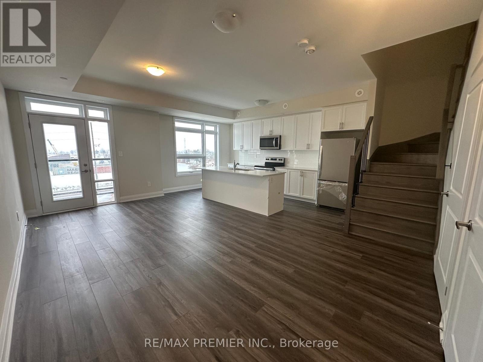 104 - 1581 Rose Way, Milton, Ontario  L9T 7E7 - Photo 4 - W12276335