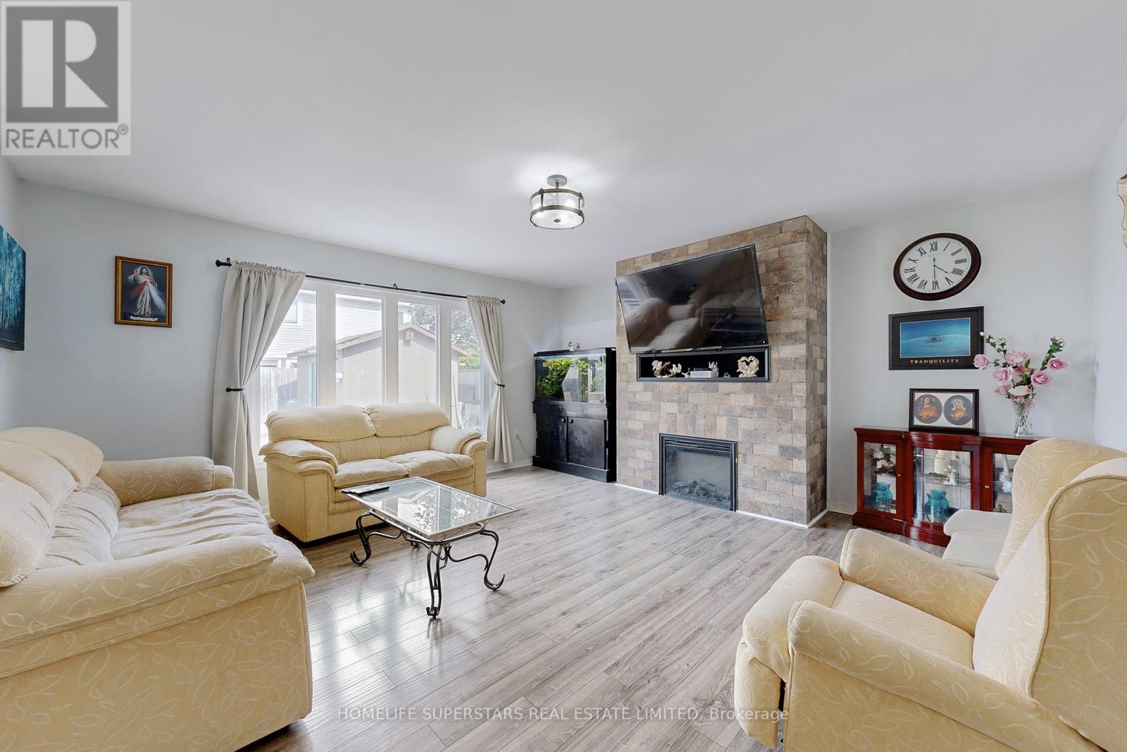 Property at 68 NUNN CRESCENT image 4