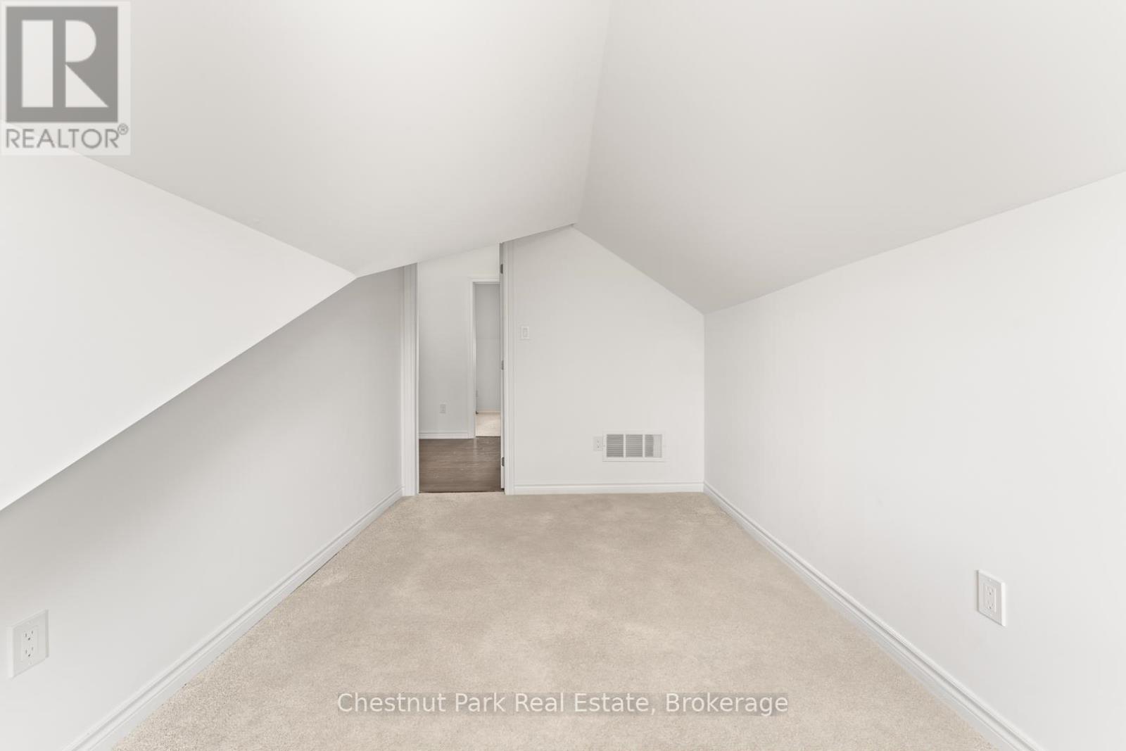 6 Turnberry Court, Bracebridge (Monck (Bracebridge)), Ontario  P1L 0N5 - Photo 32 - X12276568