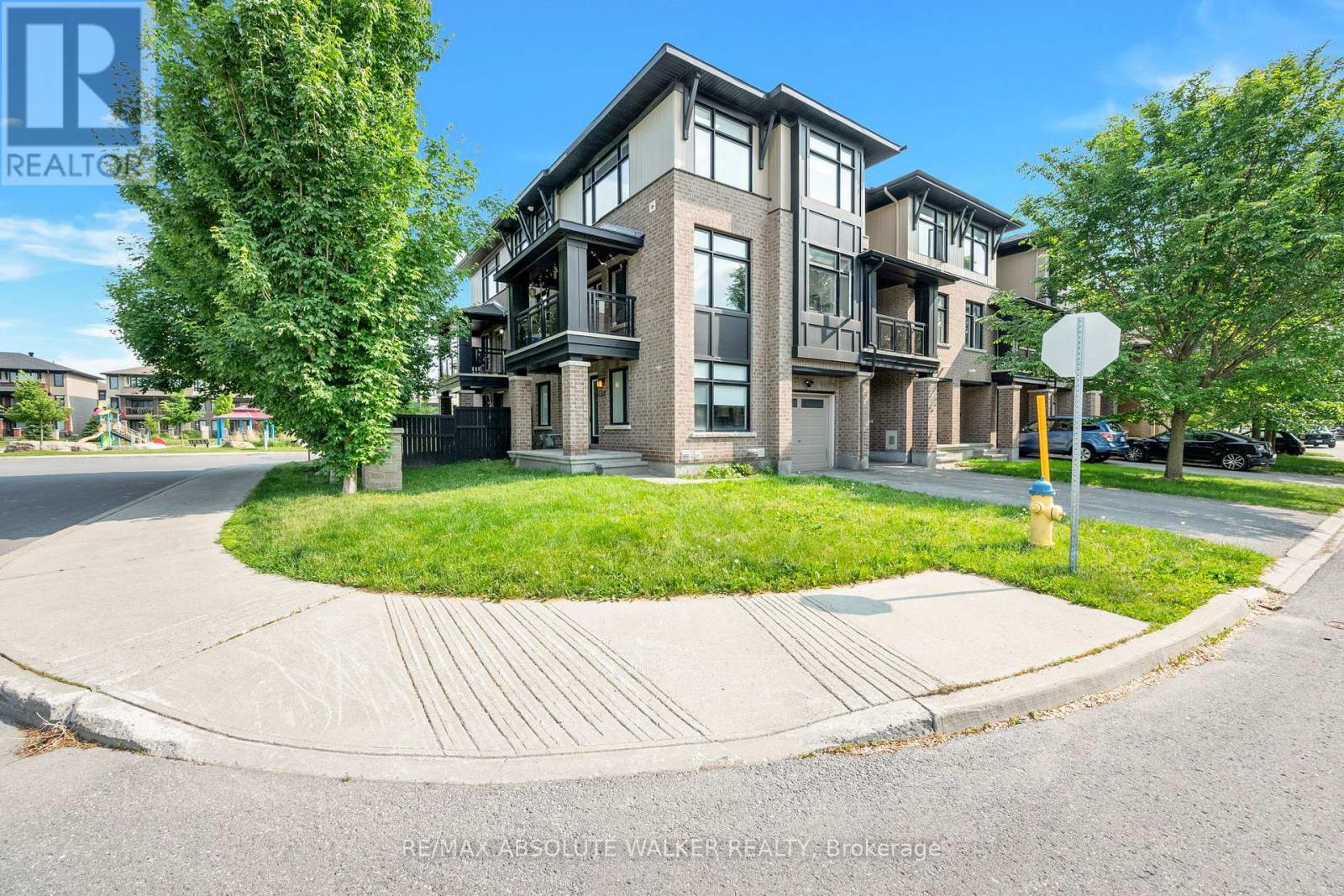 Property at 135 WILD SENNA WAY image 2