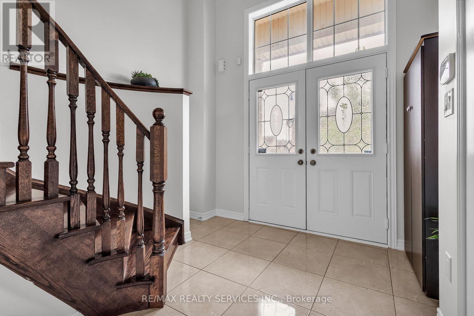 Property at 62 MASKEN CIRCLE image 4