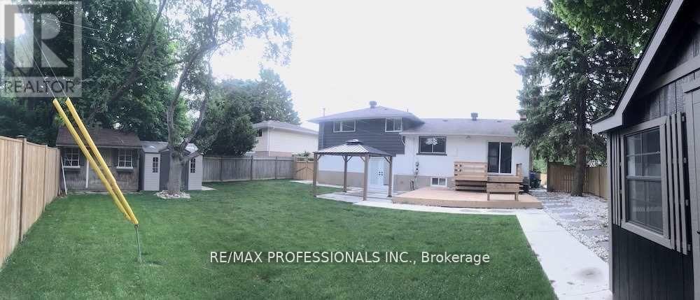 15 Ridge Drive, Oakville, Ontario  L6H 1B7 - Photo 32 - W12260089