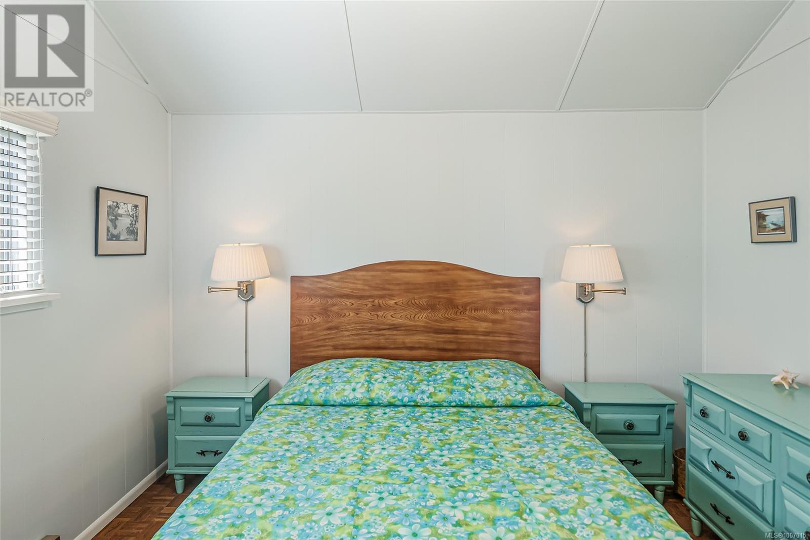 Property at 970 Sea Fern Lane image 2