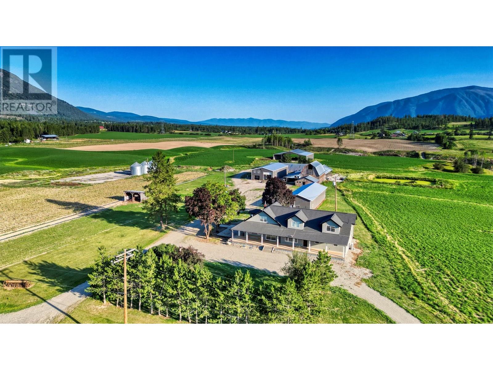 2703 4th Street, Lister, British Columbia  V0B 1G2 - Photo 1 - 10353241