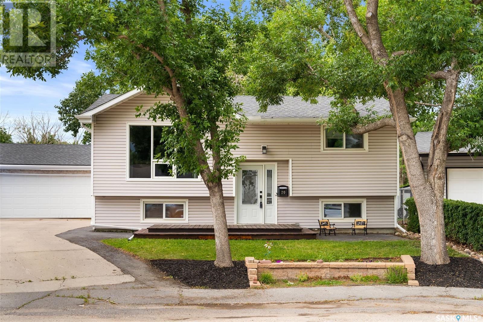 20 Pleasantview BAY, regina, Saskatchewan