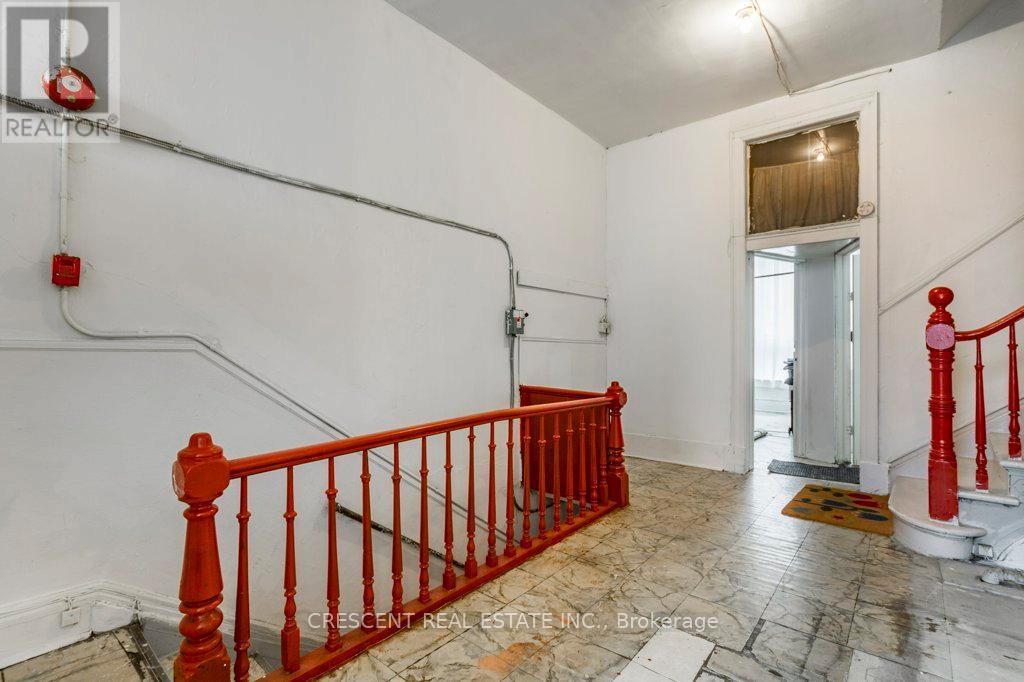 414 Queen Street W, Toronto (Kensington-Chinatown), Ontario  M5V 2A7 - Photo 5 - C12276601