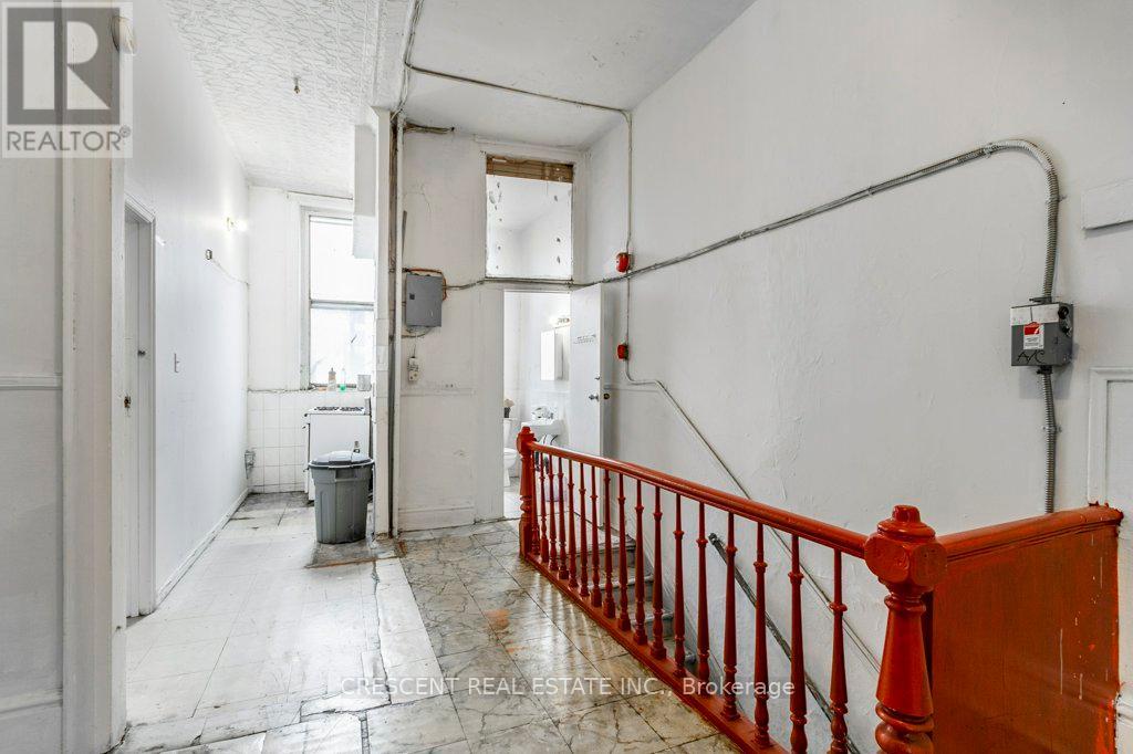 414 Queen Street W, Toronto (Kensington-Chinatown), Ontario  M5V 2A7 - Photo 7 - C12276601