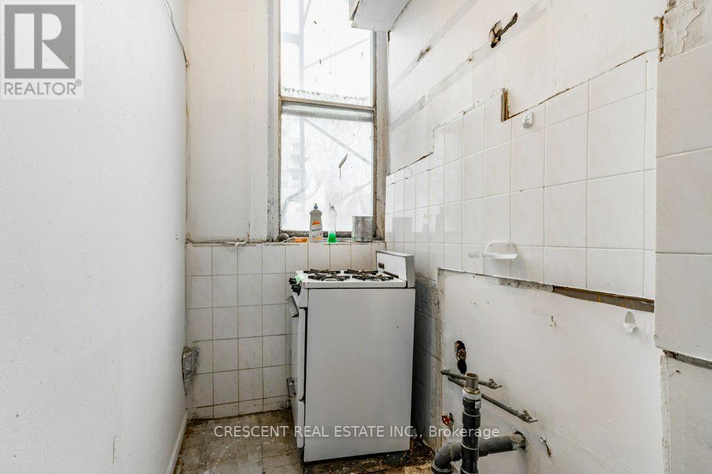 414 Queen Street W, Toronto (Kensington-Chinatown), Ontario  M5V 2A7 - Photo 8 - C12276601