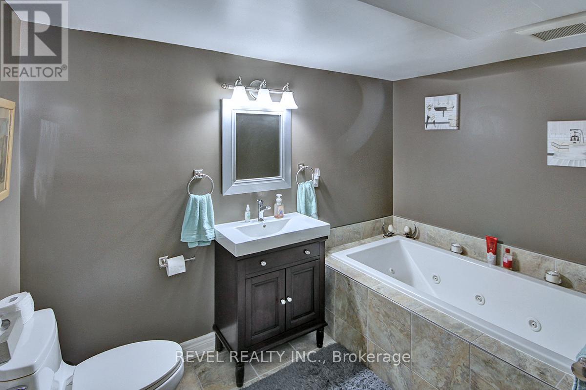 1341 Byron Baseline Road, London South, Ontario  N6K 2E5 - Photo 12 - X12276667