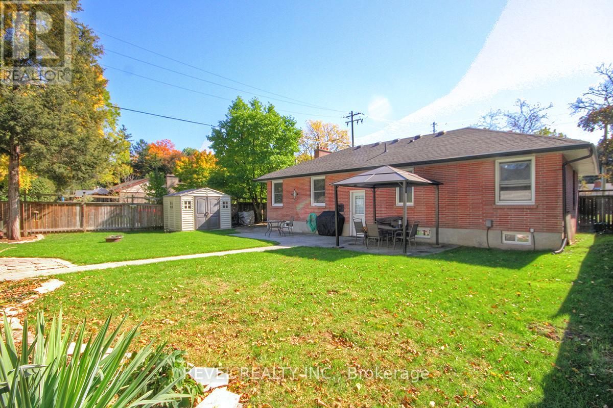 1341 Byron Baseline Road, London South, Ontario  N6K 2E5 - Photo 14 - X12276667