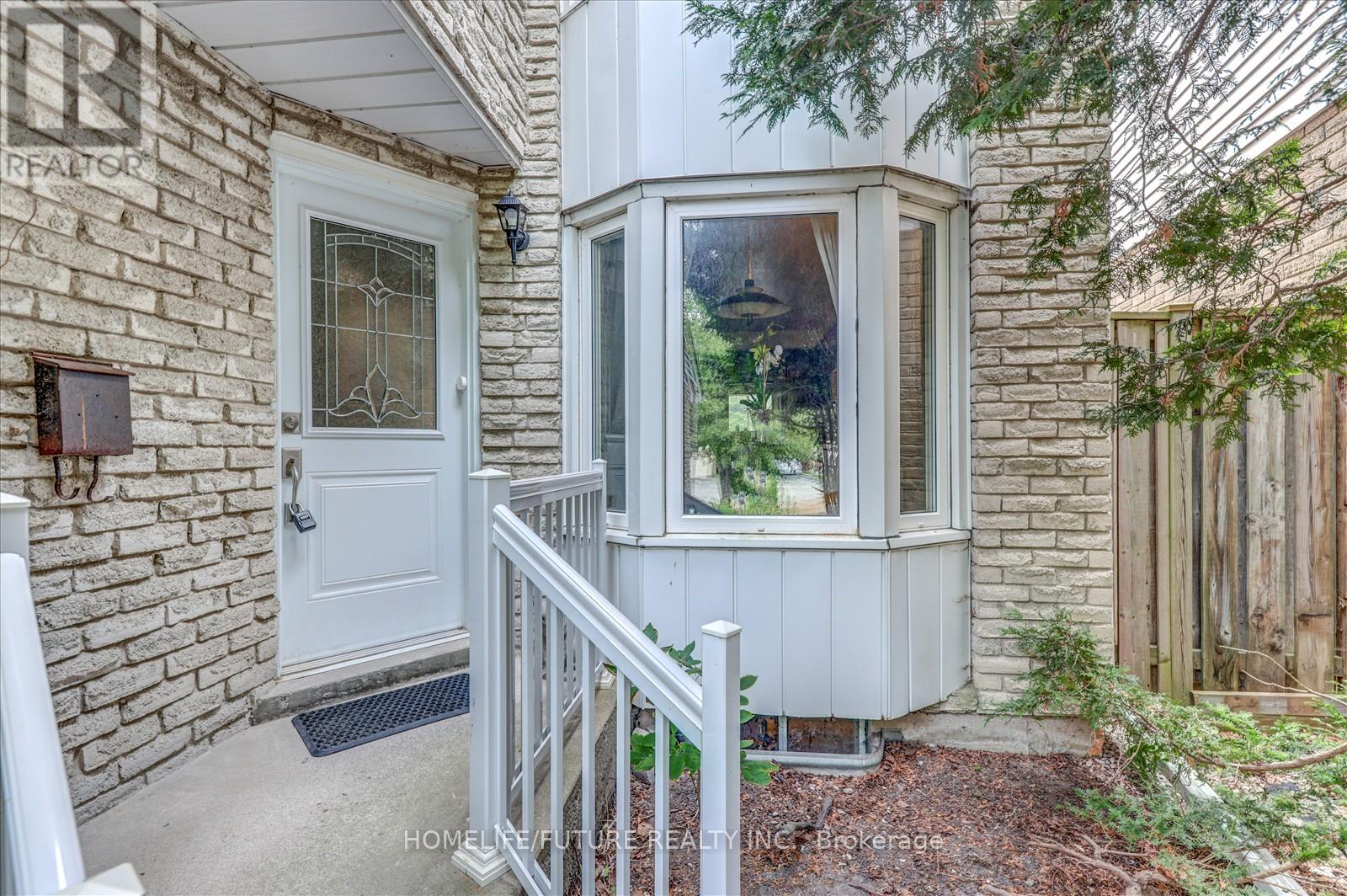 Property at 59 SANDYHOOK SQUARE image 5