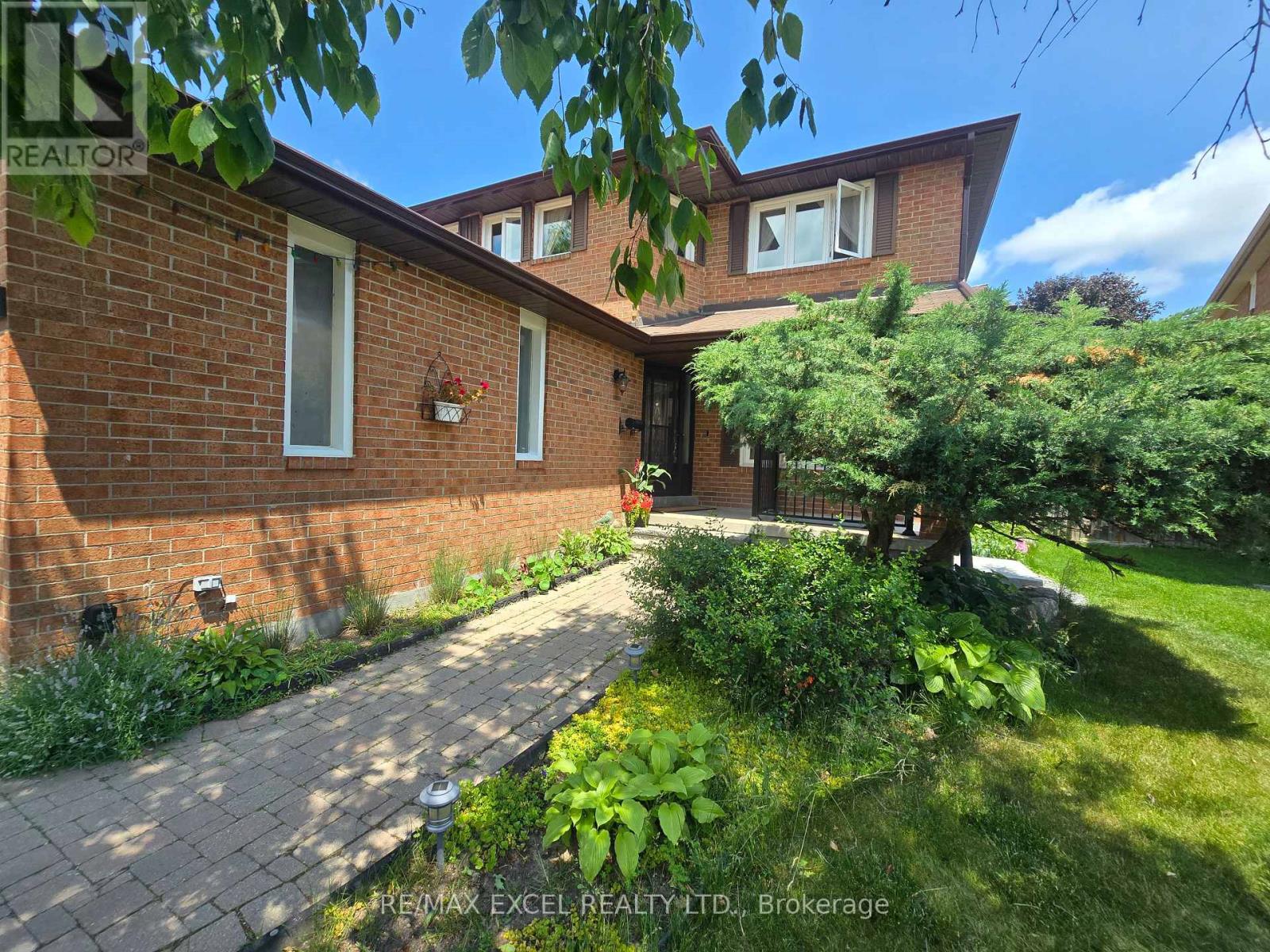 Property at 19 MARSH STREET N image 2