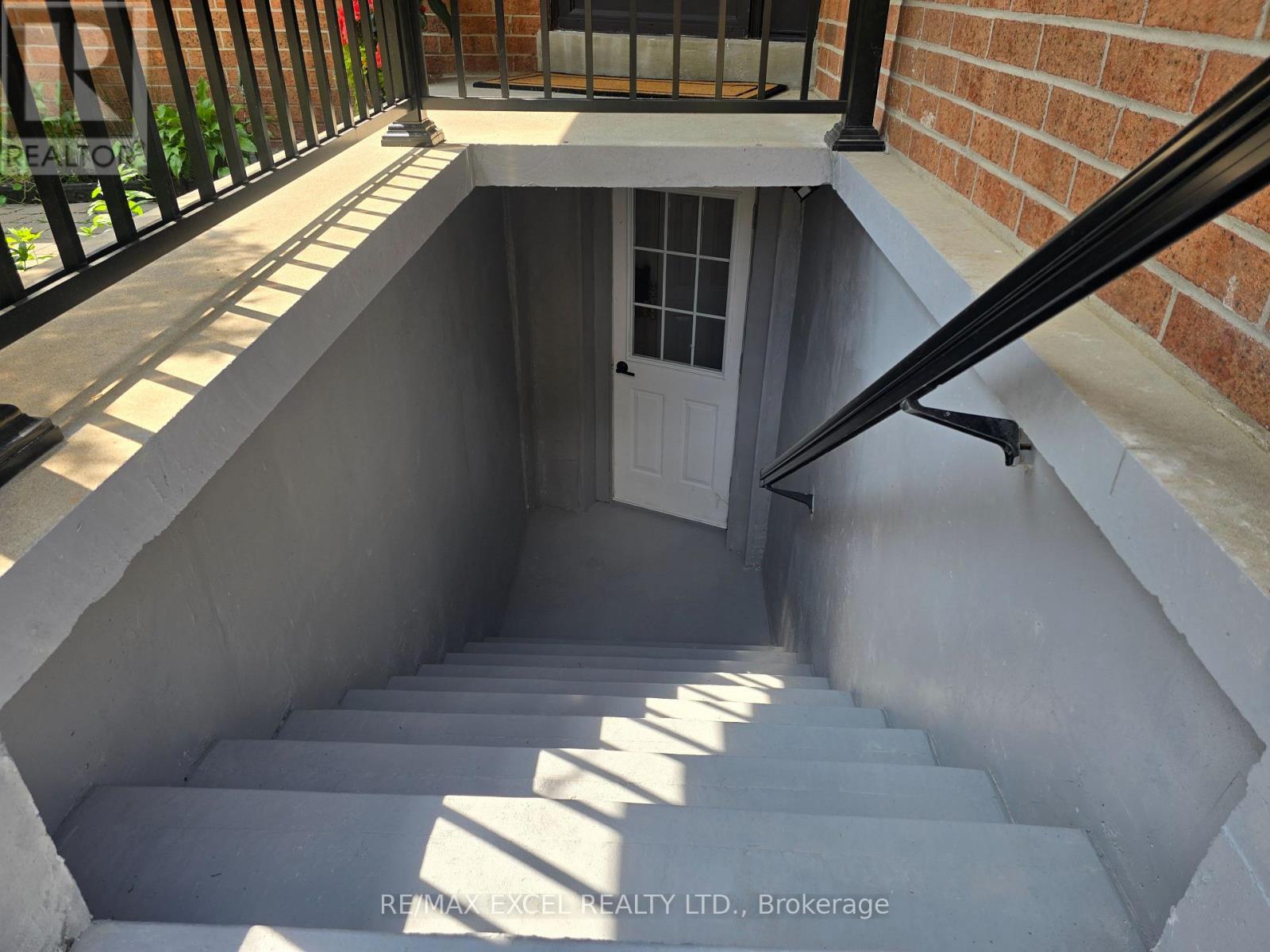 Property at 19 MARSH STREET N image 3