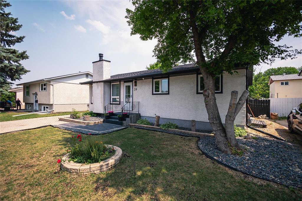 39 Madrill Close, Winnipeg, Manitoba