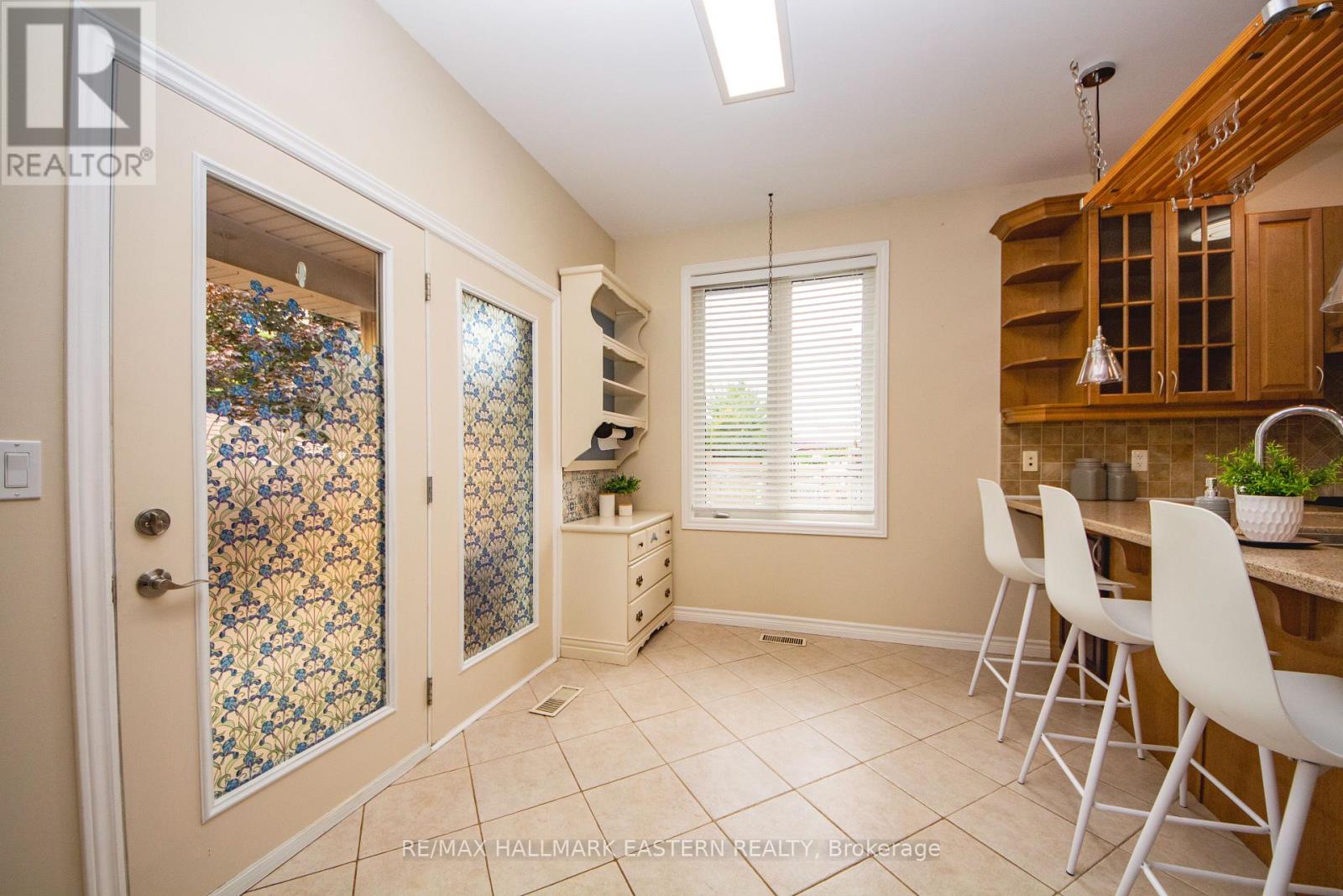 1568 Ireland Drive, Peterborough, Ontario  K9K 2T2 - Photo 9 - X12276669