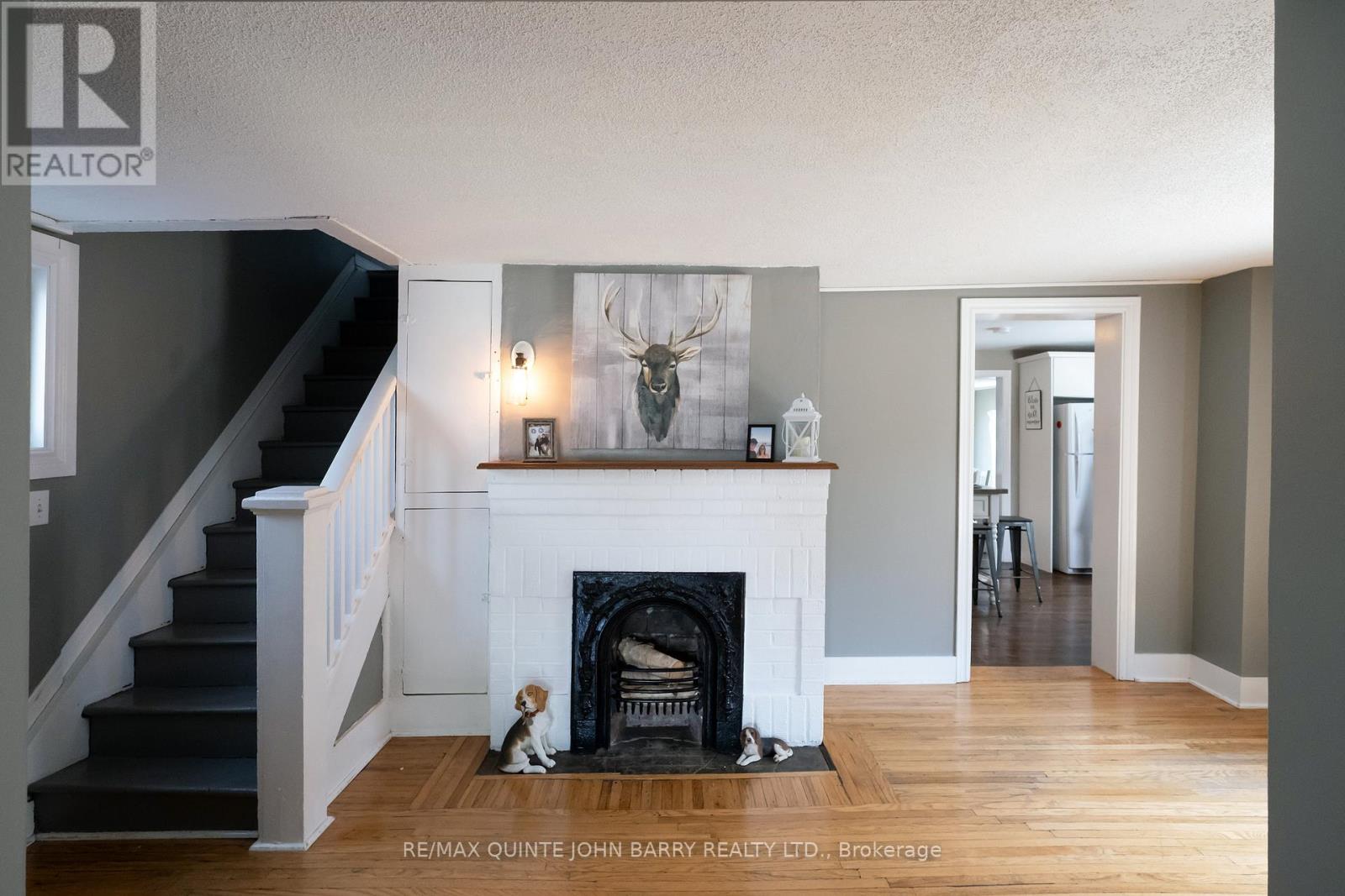 17 James Street, Quinte West (Trenton Ward), Ontario  K8V 2W8 - Photo 8 - X12276759