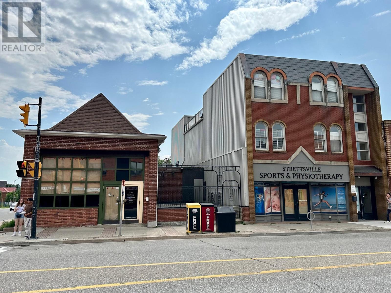 238 Queen Street S, Mississauga (Streetsville), Ontario  L5M 1L5 - Photo 1 - W12276530