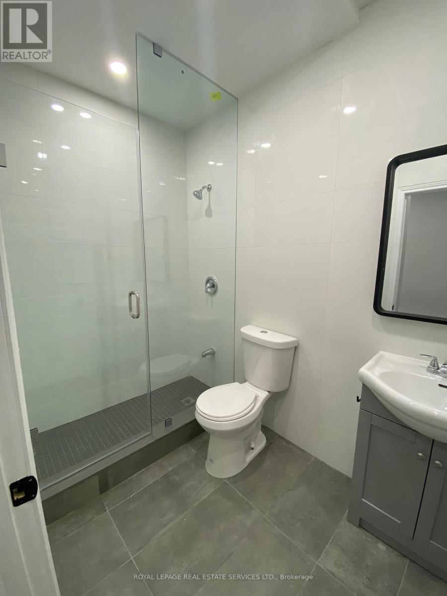 238 Queen Street S, Mississauga (Streetsville), Ontario  L5M 1L5 - Photo 11 - W12276530